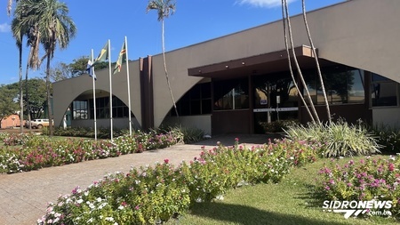 Left or right 491470463 18500391319026308 6550641296960105592 n