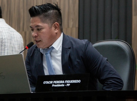 Left or right 69d42453 cfd5 40cd 9d90 5706711d7ad7