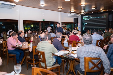 Left or right whatsapp image 2025 11 05 at 13.25.53